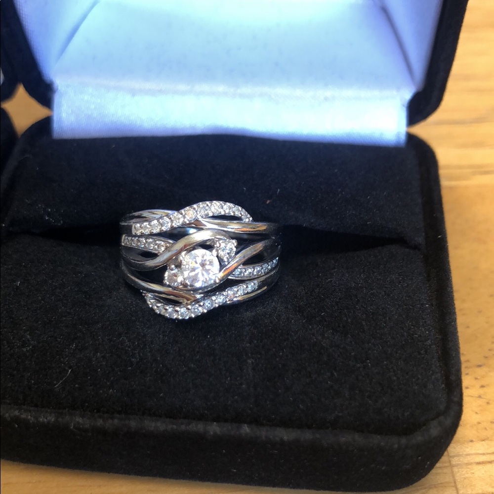 Wedding Ring Set - Picture 4 of 8